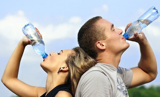 Does Bottled Water Contribute to Tooth Decay?